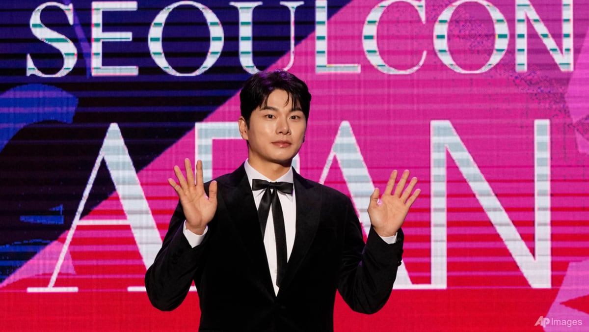 South Korean Actor Lee Yi-kyung Faces Legal Action Over Explicit Chat Screenshots