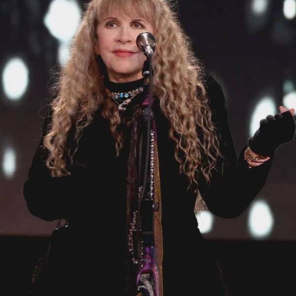 Stevie Nicks Returns to Stage with Fleetwood Mac's 'Angel' After 40 Years