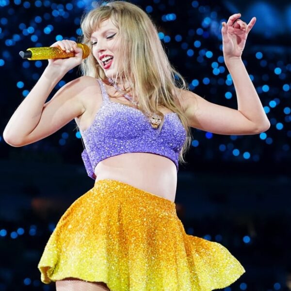Taylor Swift's 'Life of a Showgirl': Celebrating 4 Million Sales!