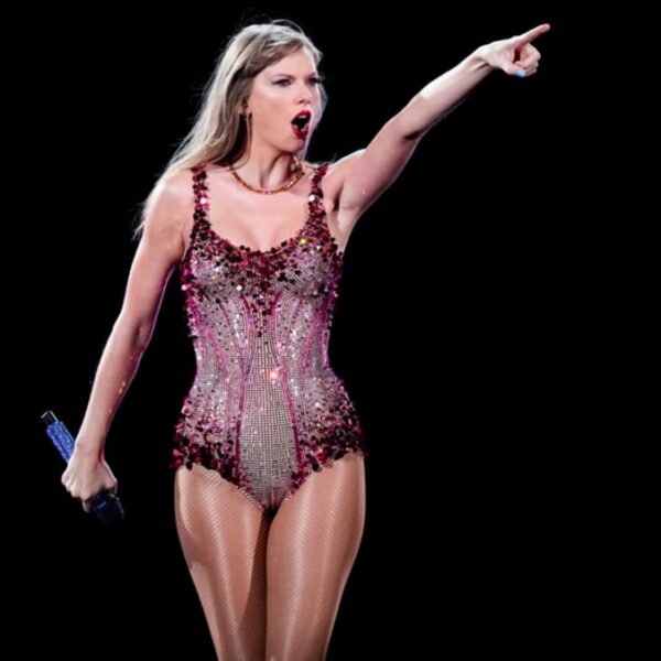 Taylor Swift's Showgirl Debut: 2.7 Million Copies Sold on Day One