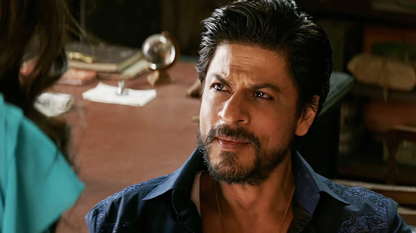 Shah Rukh Khan Insists on Mutton for Raees Scene, Director Reveals Details