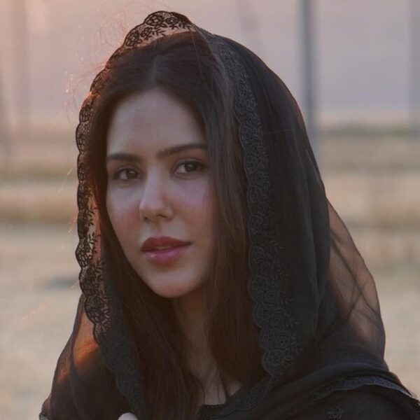 Sonam Bajwa Shares Her Love for Langar's Kaali Daal This Guru Nanak Jayanti