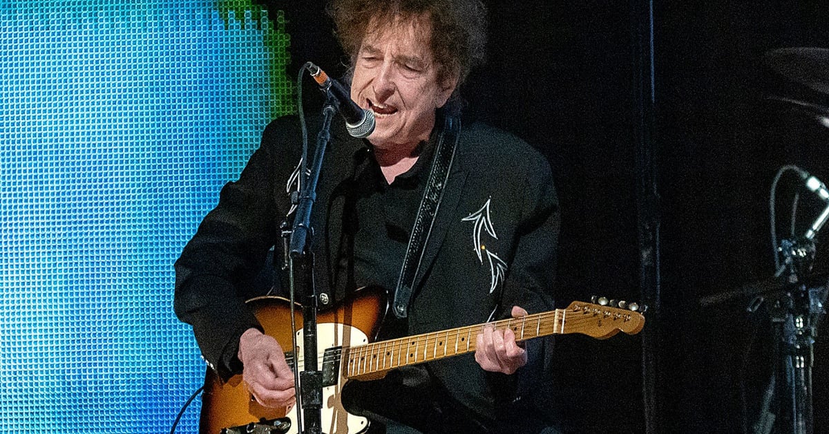 Bob Dylan Receives Honorary Doctorate from Berklee College of Music