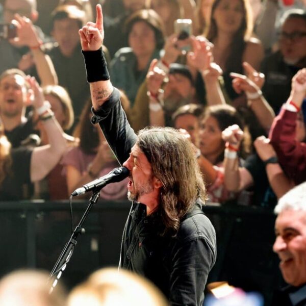 Foo Fighters Ignite the Stage with an Electrifying Performance of ‘All My Life’