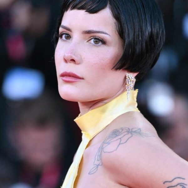 Halsey Responds Strongly to Fan Who Urged Her to 'Just Play'